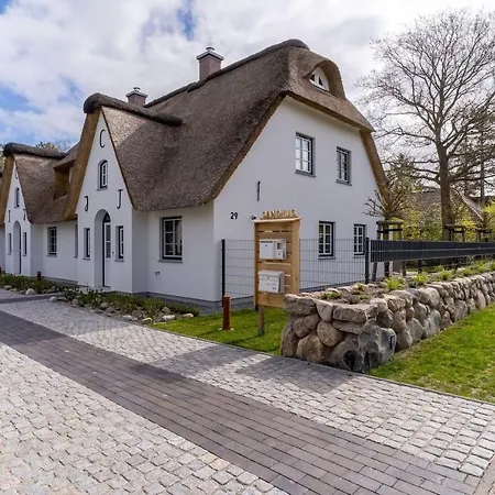 Reetdachhaus Steuerbord & Backbord Reetdachhaus Sandhus Steuerbord