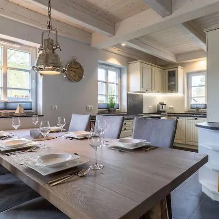 Reetdachhaus Steuerbord & Backbord Reetdachhaus Sandhus Steuerbord 펜션 *