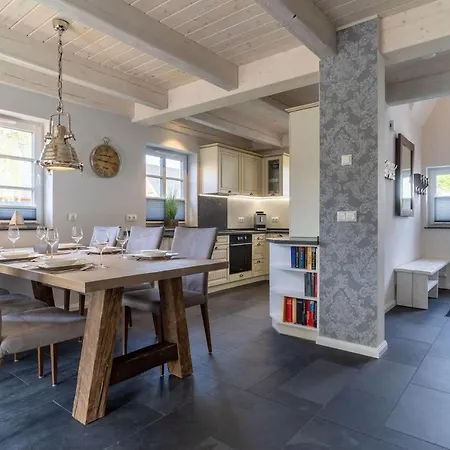 Prázdninový dům Reetdachhaus Steuerbord & Backbord Reetdachhaus Sandhus Steuerbord Sankt Peter-Ording