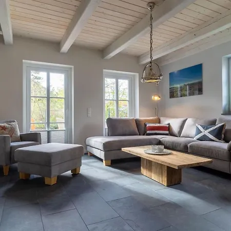 Reetdachhaus Steuerbord & Backbord Reetdachhaus Sandhus Steuerbord * Sankt Peter-Ording