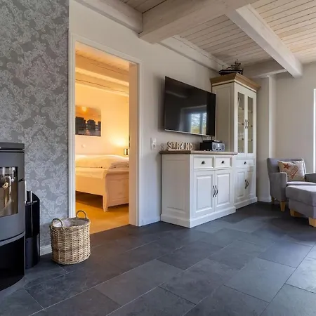 Reetdachhaus Steuerbord & Backbord Reetdachhaus Sandhus Steuerbord * Sankt Peter-Ording