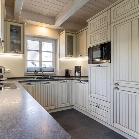 Reetdachhaus Steuerbord & Backbord Reetdachhaus Sandhus Steuerbord Sankt Peter-Ording